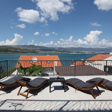Apartment With Terrace And Sea View - Lucic Traù Esterno foto