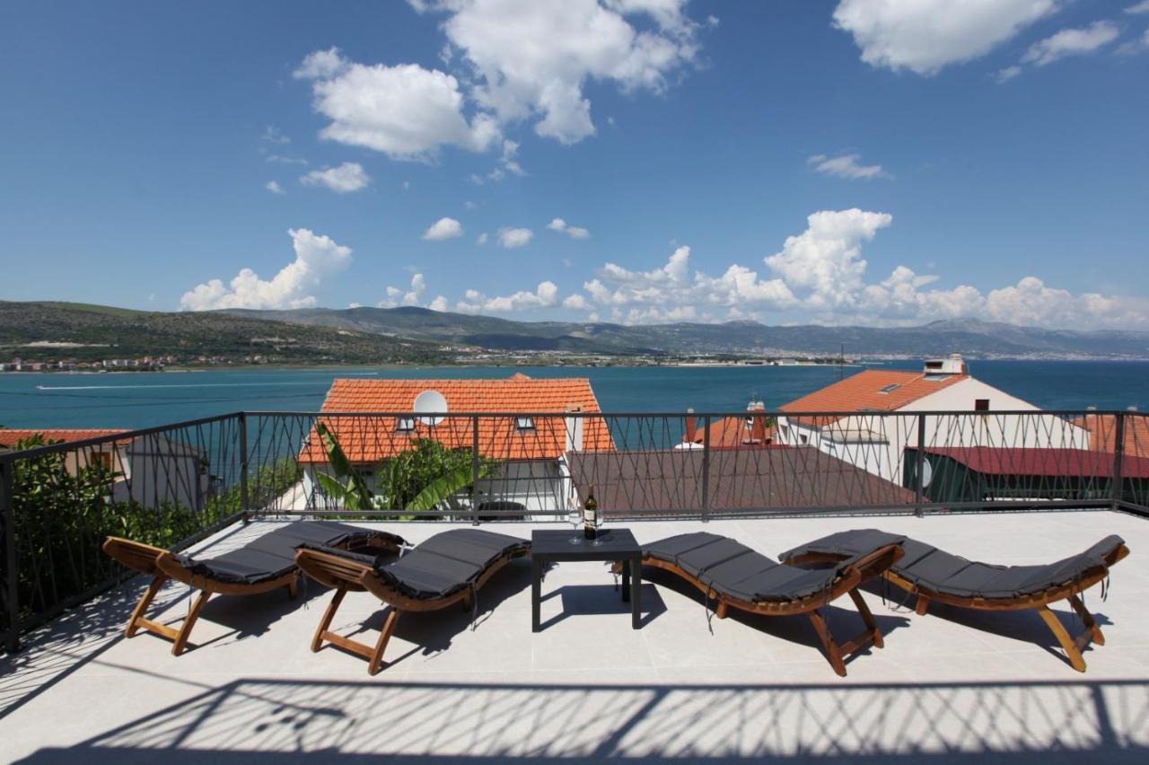 Apartment With Terrace And Sea View - Lucic Traù Esterno foto