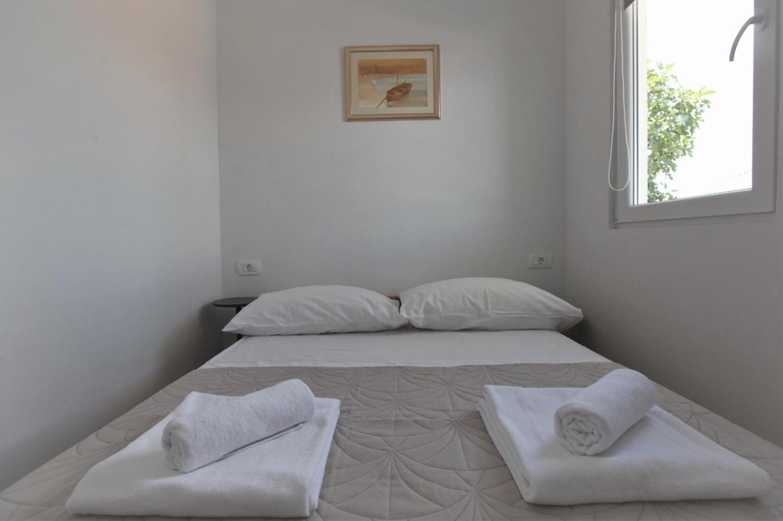 Apartment With Terrace And Sea View - Lucic Traù Esterno foto